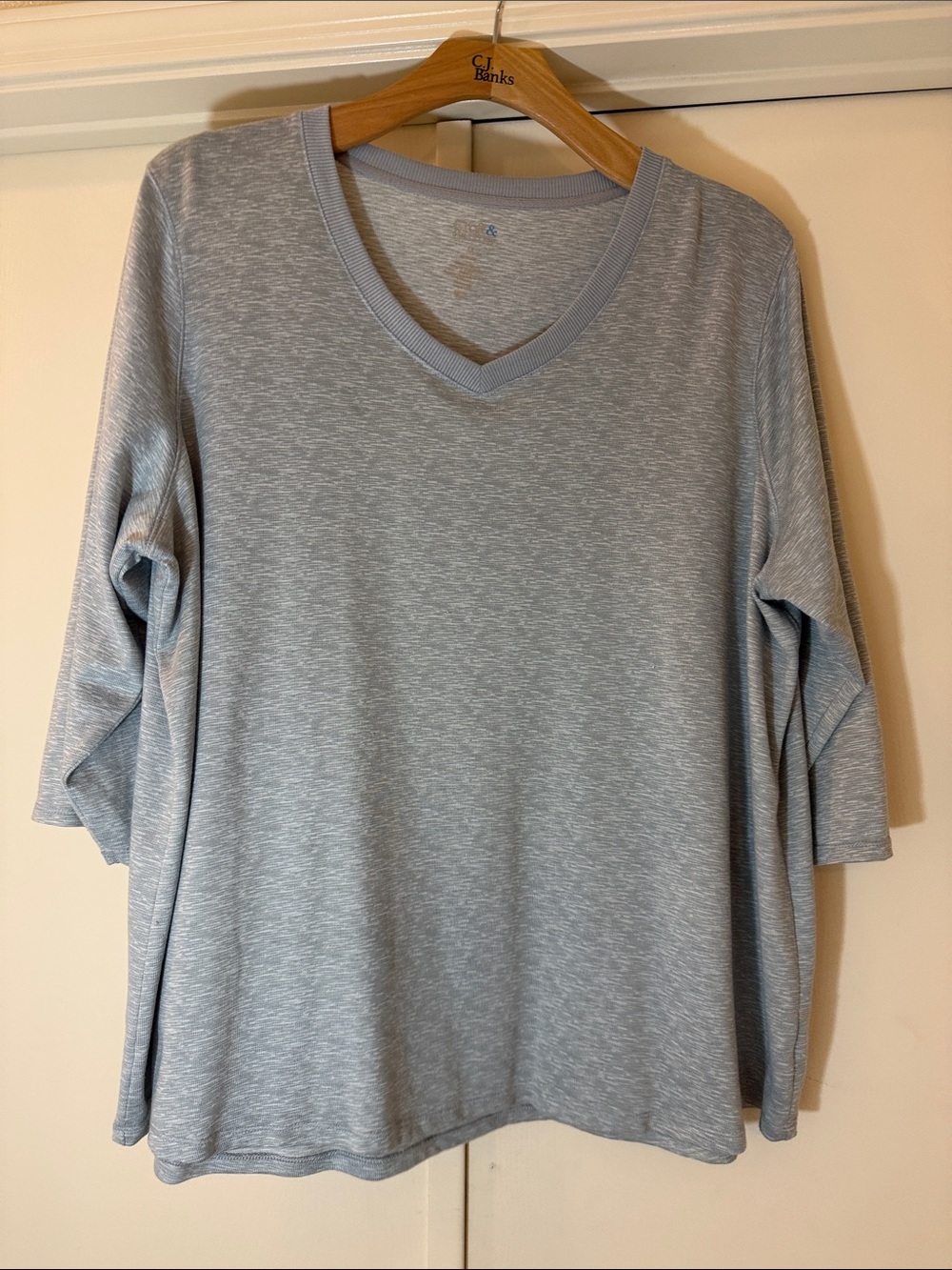 Croft and Barrow Heathered gray V-Neck 3/4 Sleeve Top